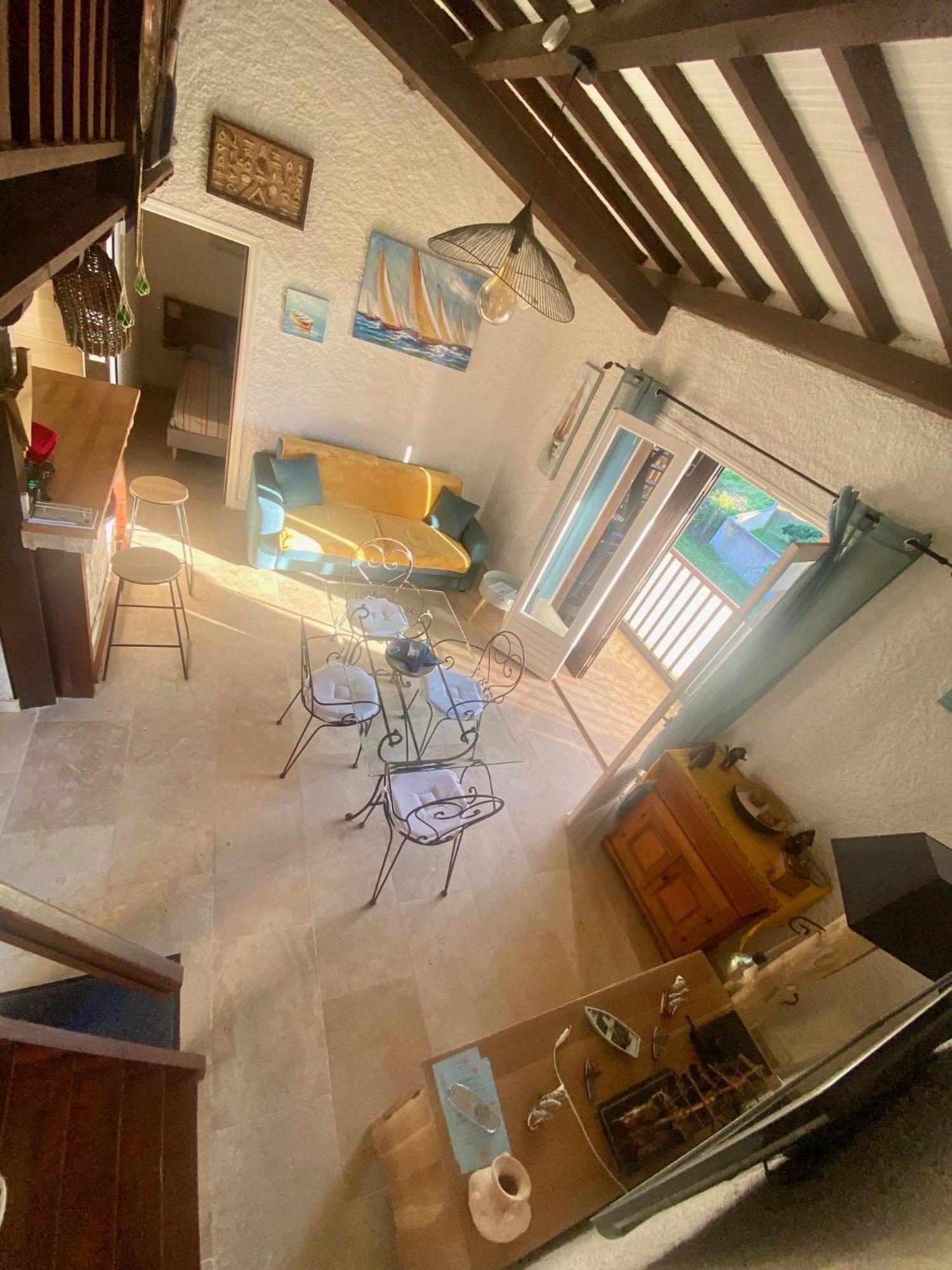 Tres Bel Appartement Les Pieds Dans L'Eau Апьето Экстерьер фото