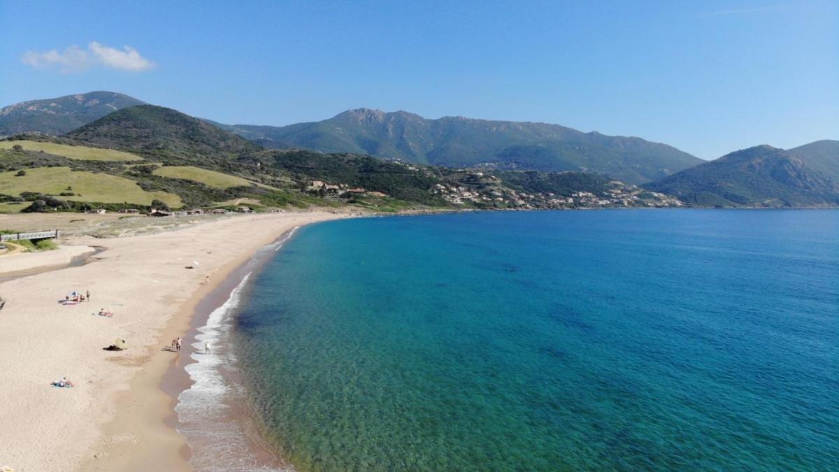 Tres Bel Appartement Les Pieds Dans L'Eau Апьето Экстерьер фото